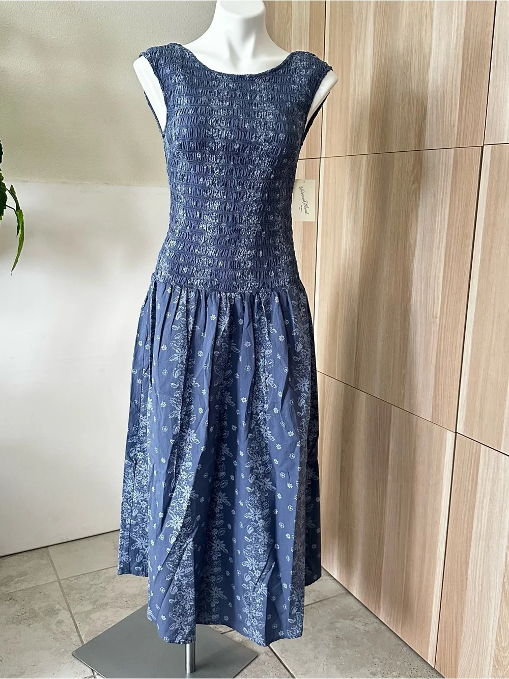 Universal Thread Blue Smocked Floral Midi Dress Size S